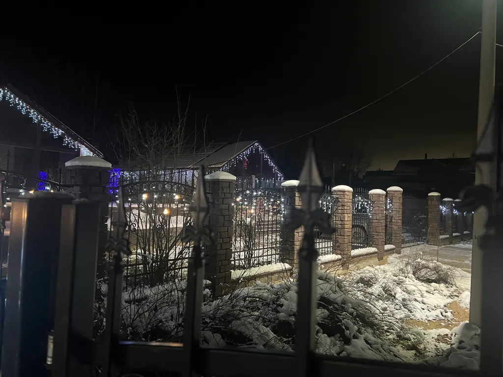 Уютный дом у леса