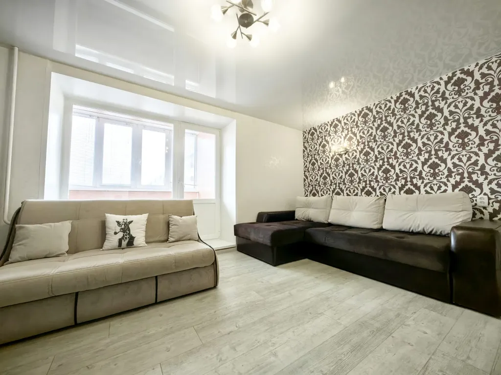 2-к квартира с прекрасным расположением: центр и 5 минут до озера