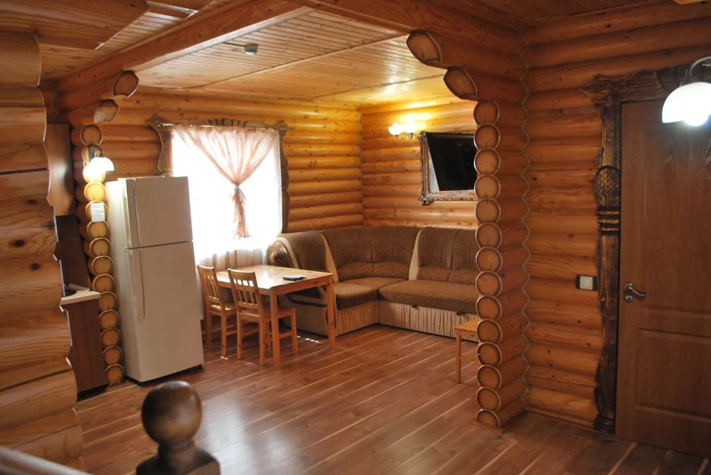 Деревянный сруб на Западном побережье Крыма