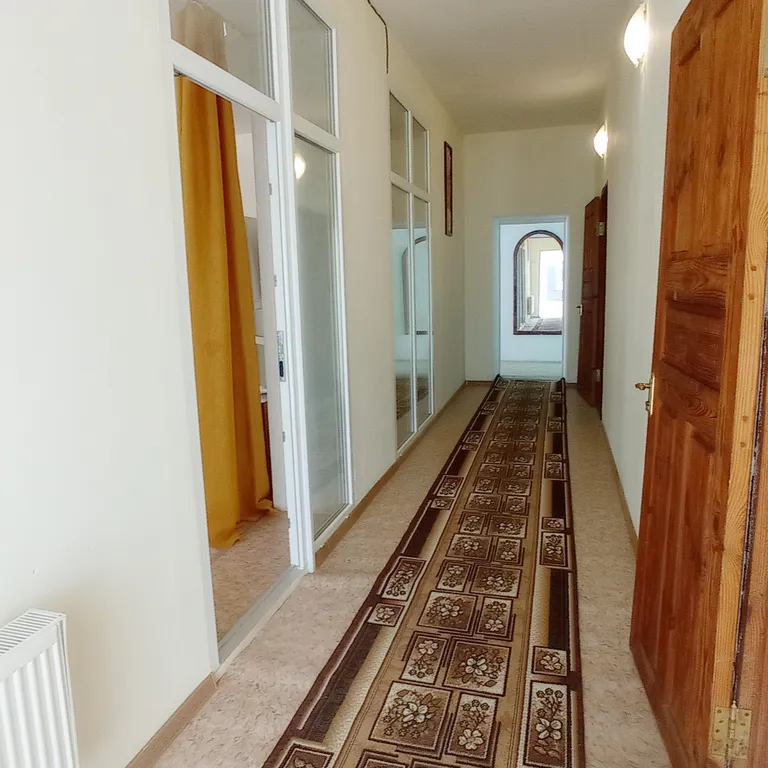 Коттедж с бассейном