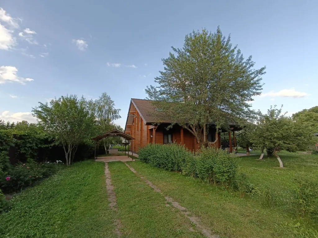 Большой светлый гостевой дом 230кв/м 50 соток участок