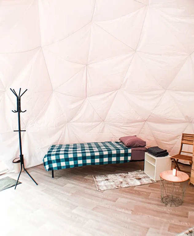 Уютный купол на острове Кунашир