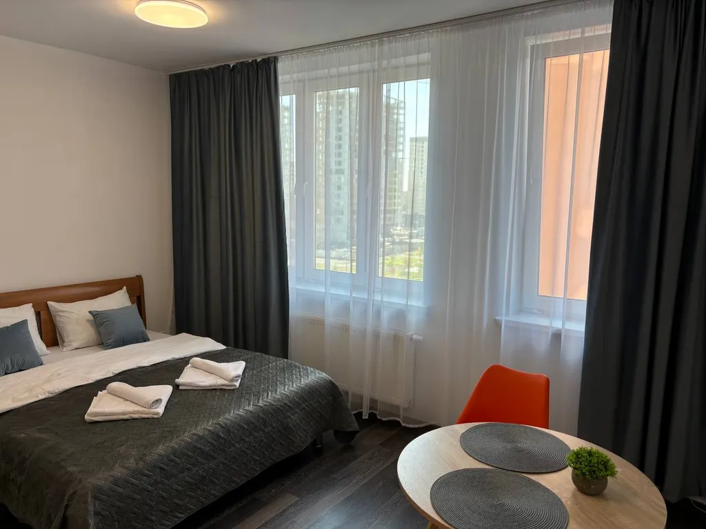 Уютная студия на набережной в центре Академического района.