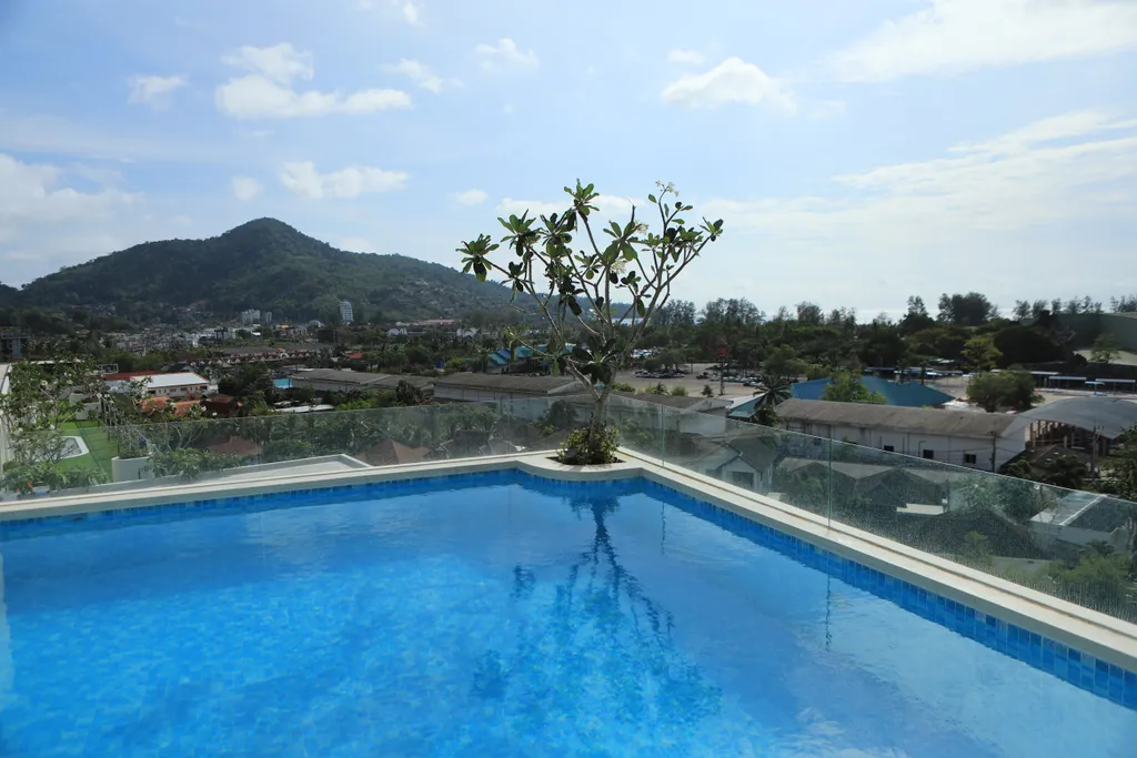 Отдых у моря с бассейном, спортзалом, рядом с пляжем Камала 202