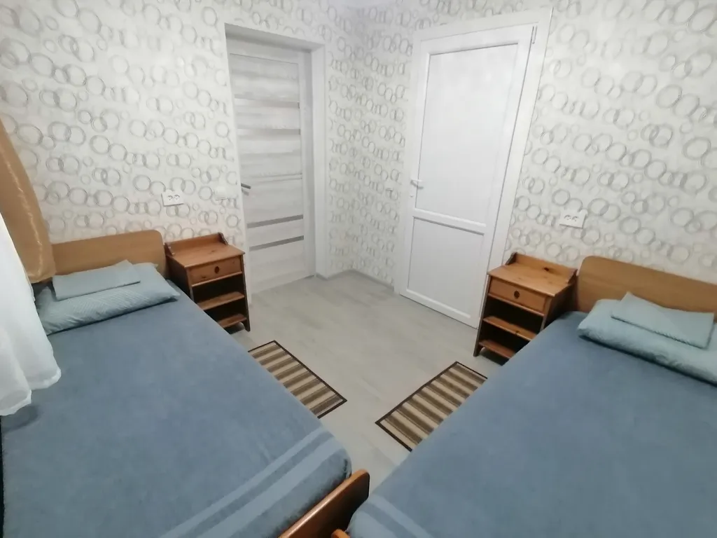 Отдельно стоящий уютный двух комнатный домик со всеми удобствами