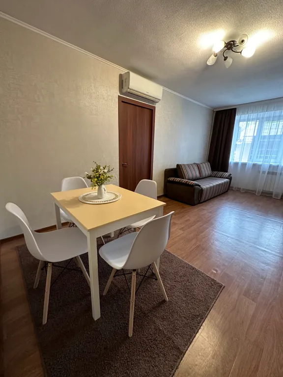 Уютная квартира в центре города — аренда посуточно в Каменск-Шахтинский