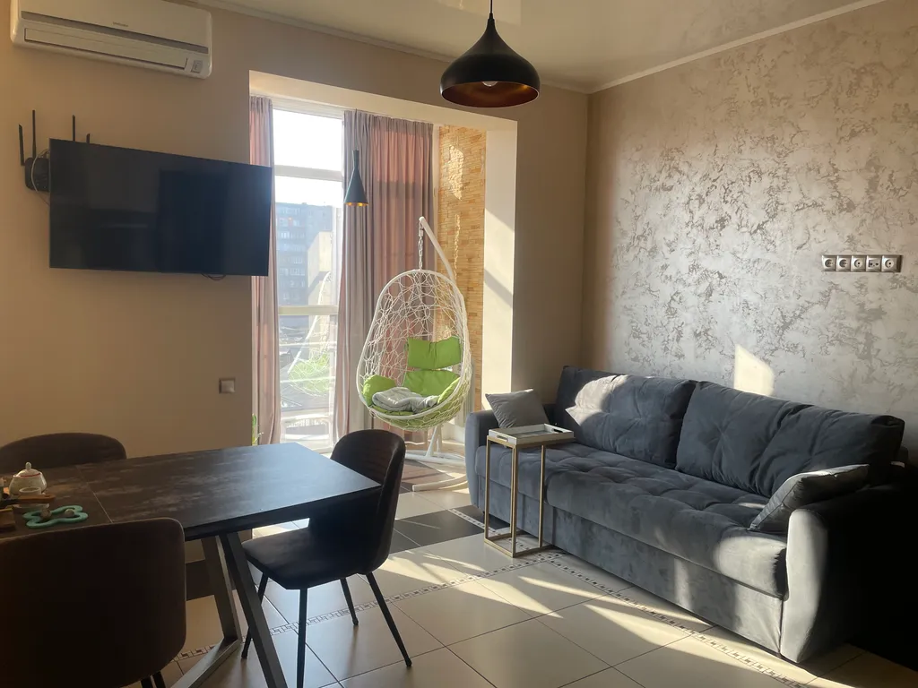 Квартира в центре, на набережной, с панорамными окнами