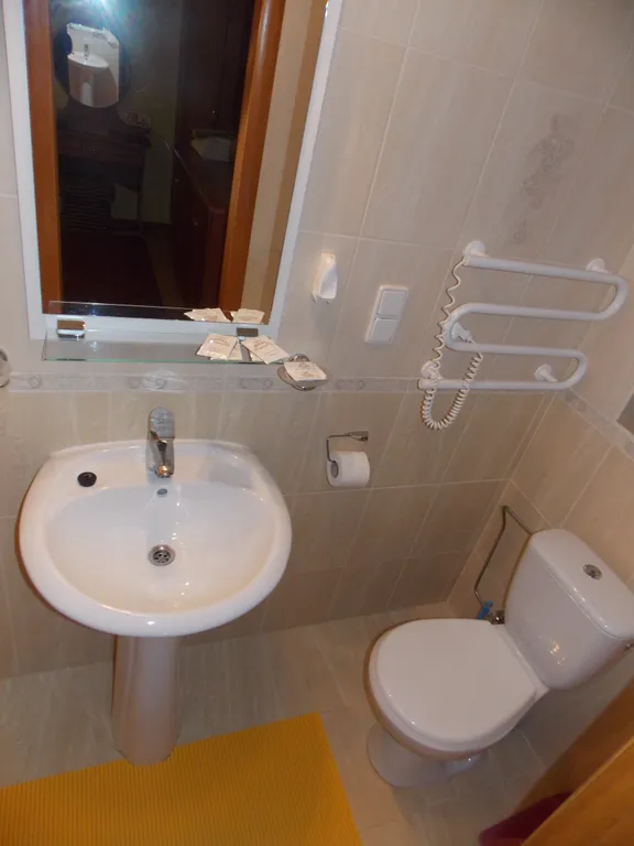 Семейный однокомнатный двухуровневый апартамент с кухней