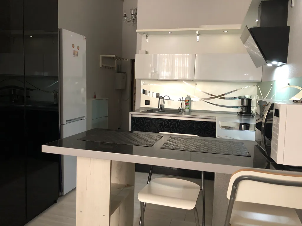 Квартира-студия возле метро