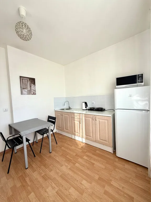 Высокий этаж, рядом метро