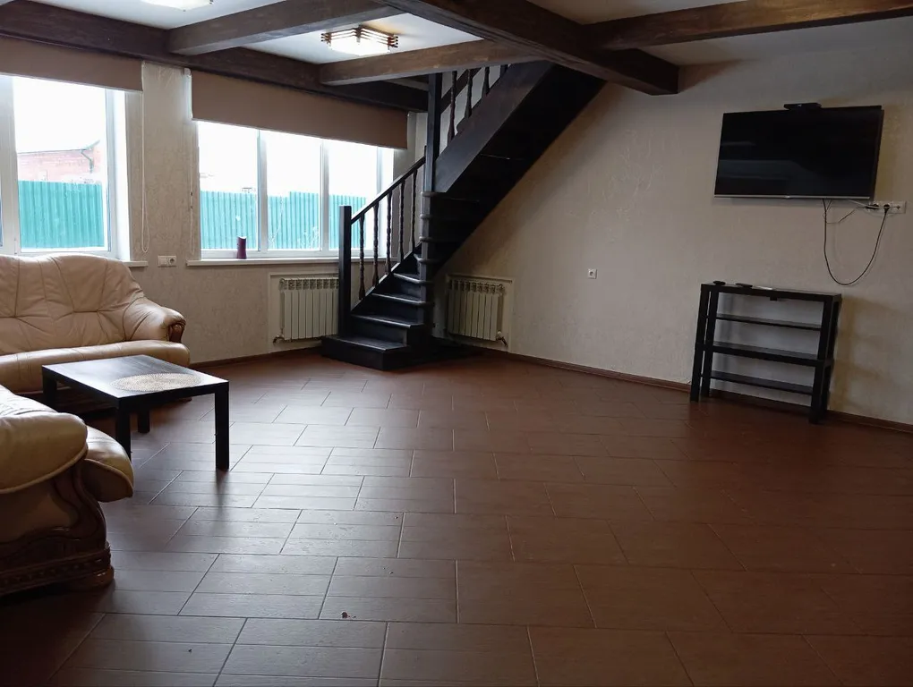 Загородный дом на берегу озера