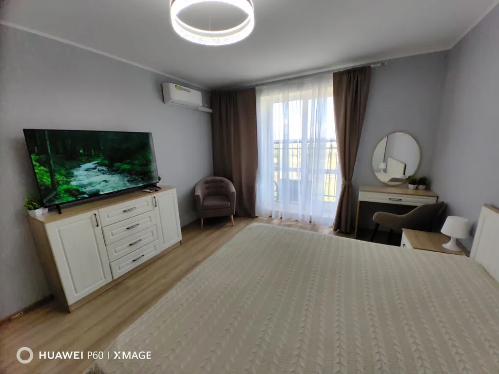 Современная видовая 1-комнатная квартира у реки в Завидово