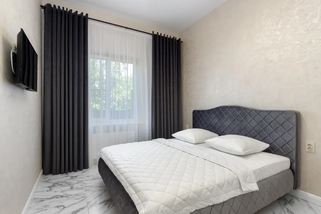 Новый коттедж c 9-ю спальнями бассейном и верандой