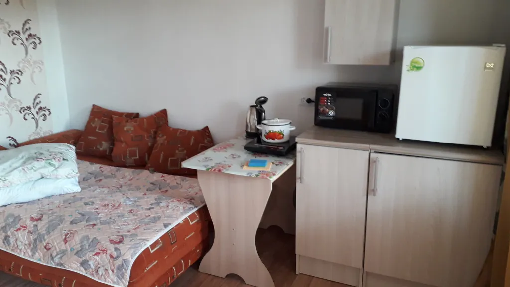 Уютный домик у озера