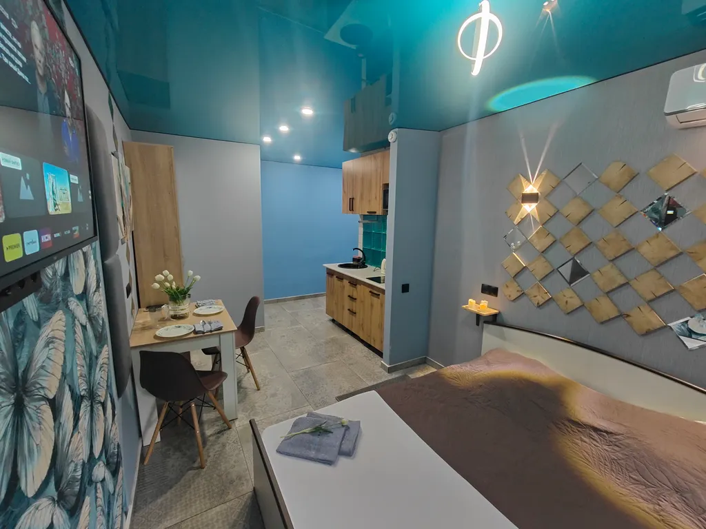 Квартира Отличная студия напротив Сибади в центре Нефтяников — Омск