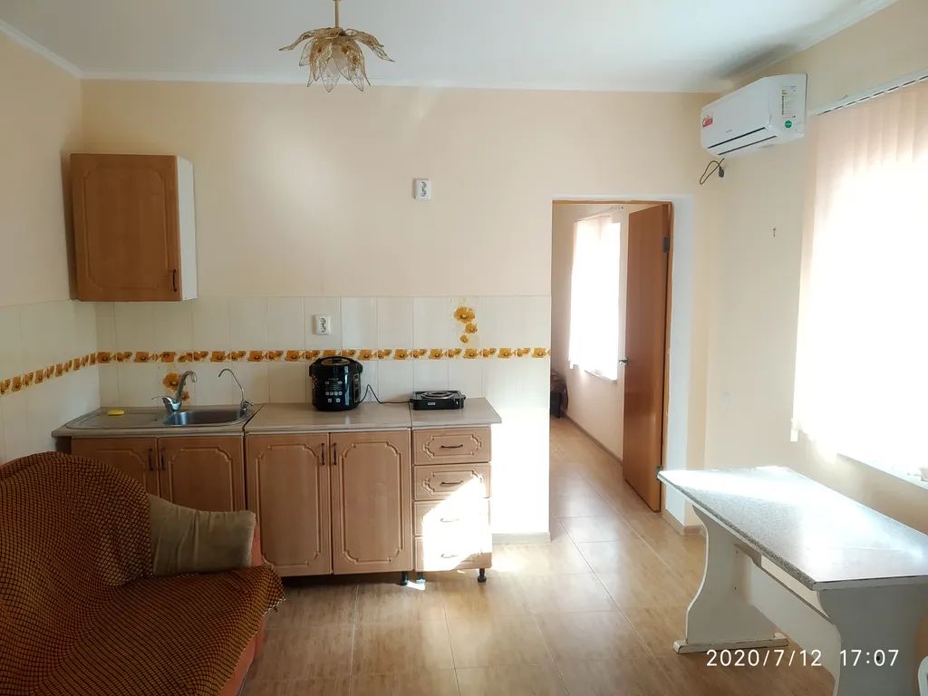 Квартира Апартаменты с бассейном и кухней — аренда посуточно в Пятихатки