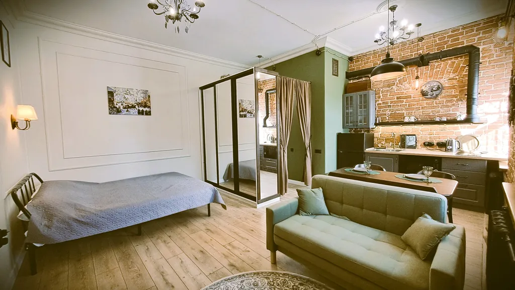 Студия у Соборной площади Кремля