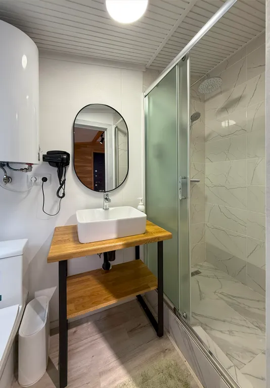 Дом «Барн Хаус» с видом на горы , с купелью на дровах. Баня и Чан