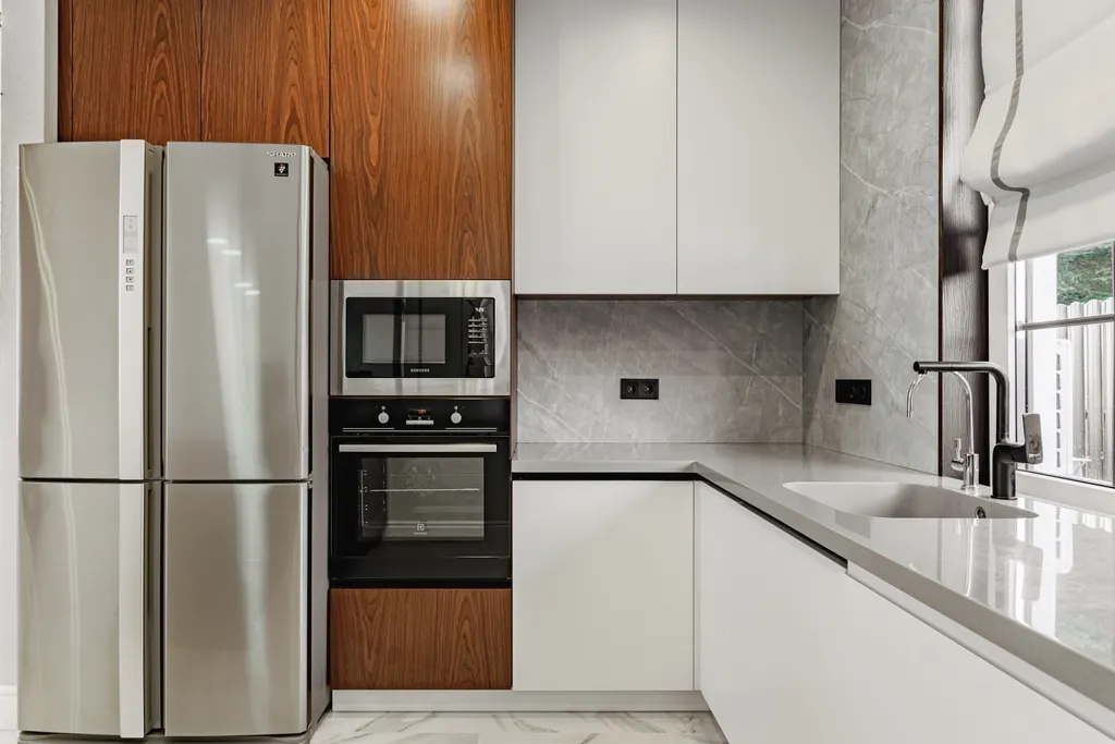 Дом с видом на море, горы, и теплым бассейном