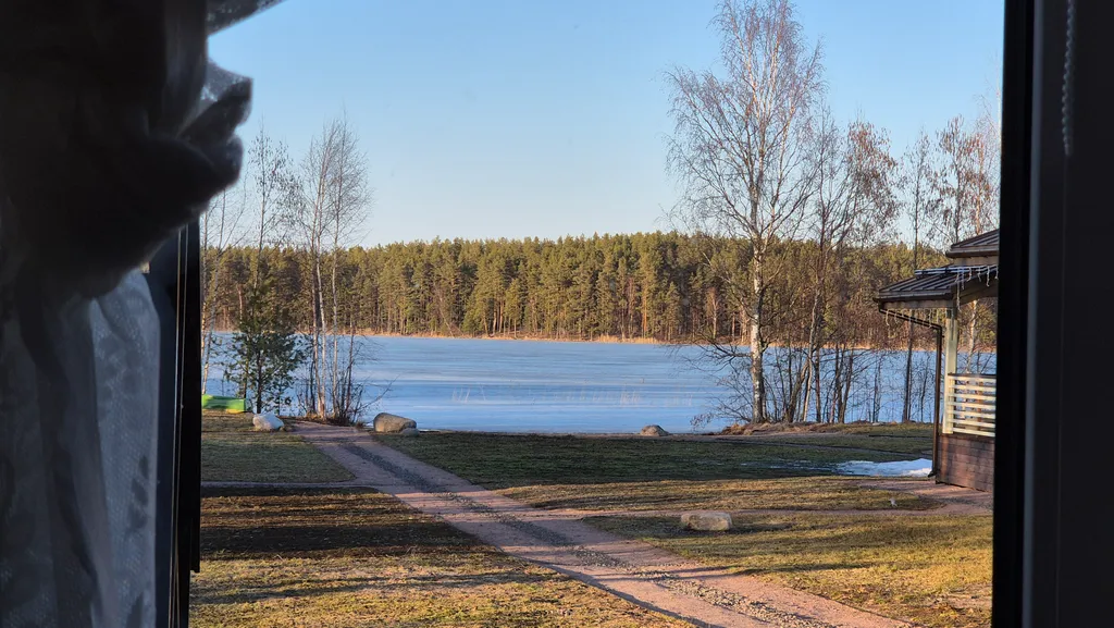 Коттедж Уютнейший дом с роскошным видом на озеро и пляжем.Карелия совсем рядом — Ларионово