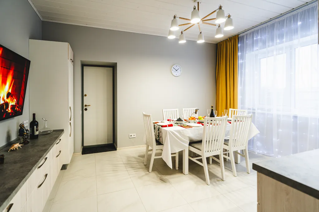 Коттедж Просторный уютный дом — Коммунар