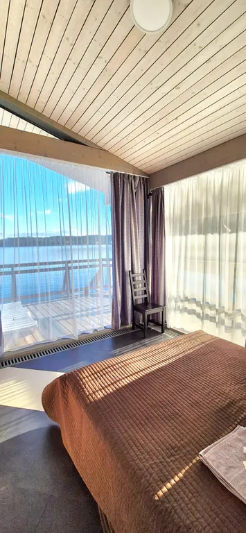 Раухала Стеклянный Коттедж на воде