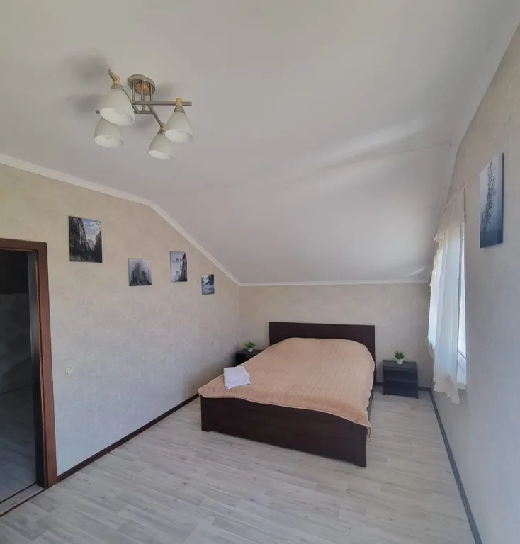 Коттедж Уютный дом рядом с морем в тенисом, фруктовом саду. — Южная Озереевка