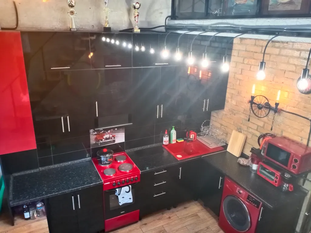 Двухуровневая Лофт-студия в Царском гараже