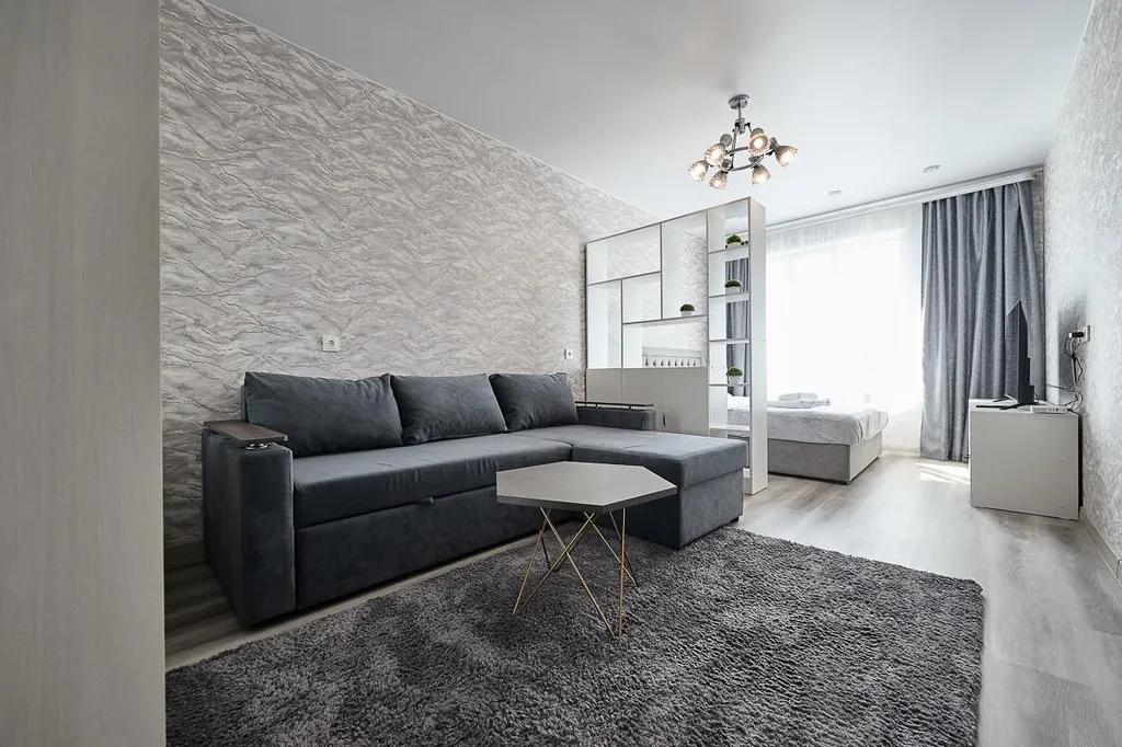 Светлые тёплые апартаменты с видом на горы и город