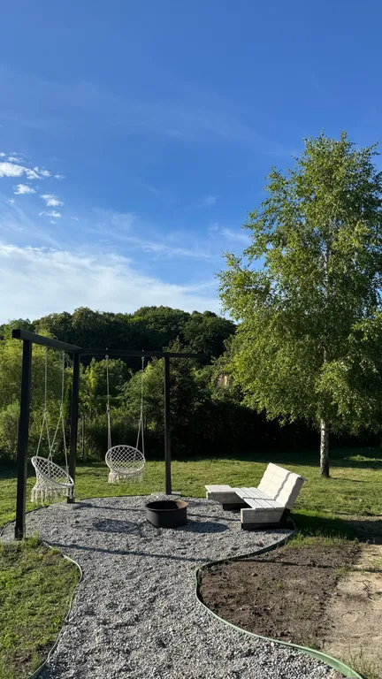 Уютный панорамный домик в глэмпинге у моря