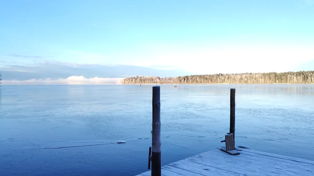 Дом с видом на озеро