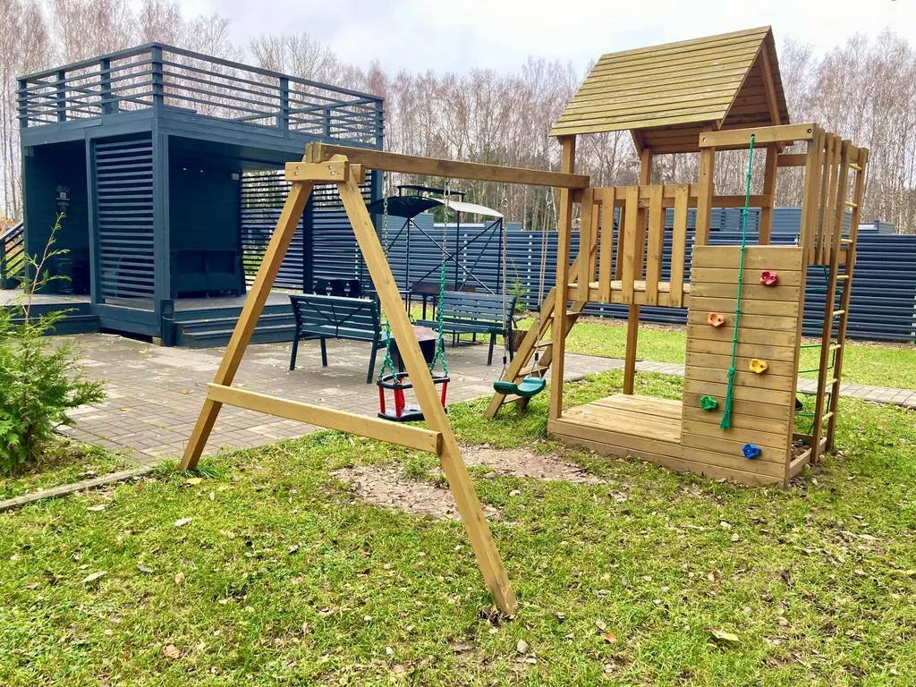 Коттедж Домик с индивидуальной детской площадкой на берегу Можайского водохранилища — Можайск