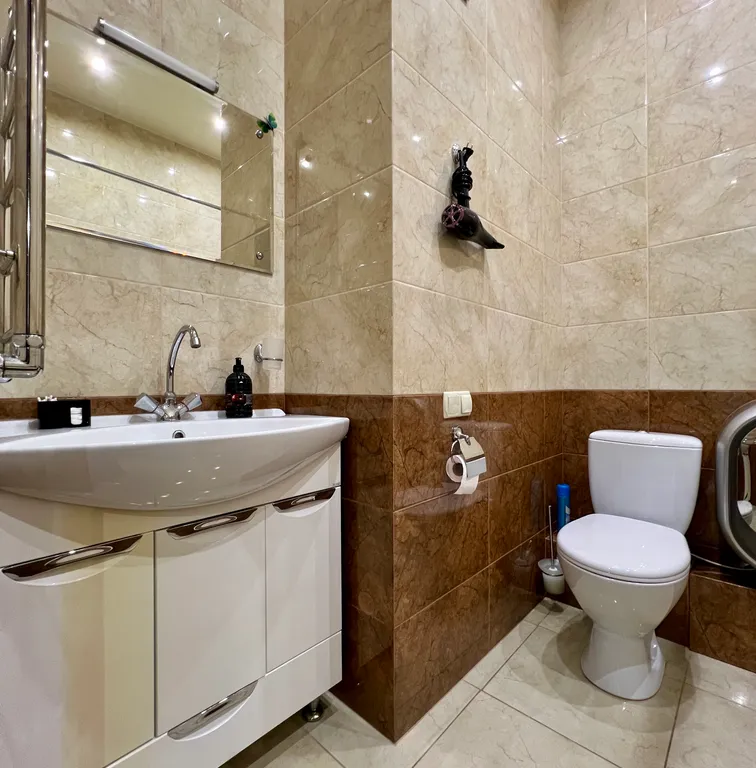 Рядом парк Победы Херсонес не берем оплату за уборку