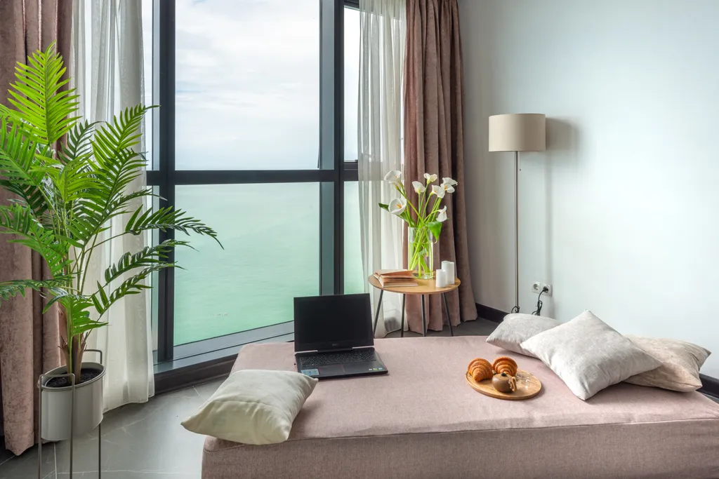 Ocean Breeze Retreat - Sea View Aesthetics