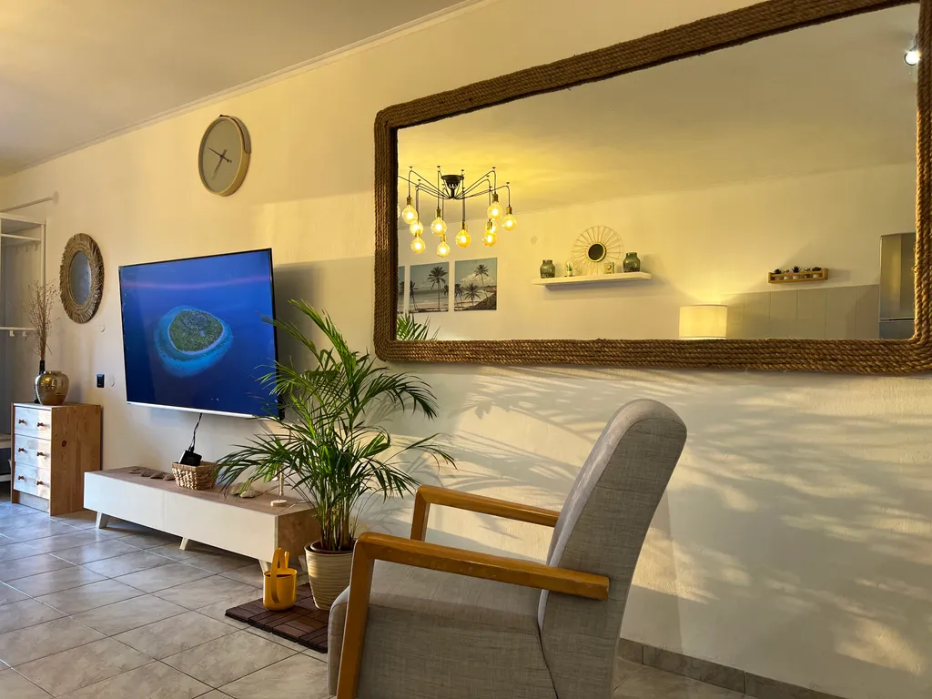 GW014 Студия с бассейном с видом на море (Gugel Waves Nahariya)