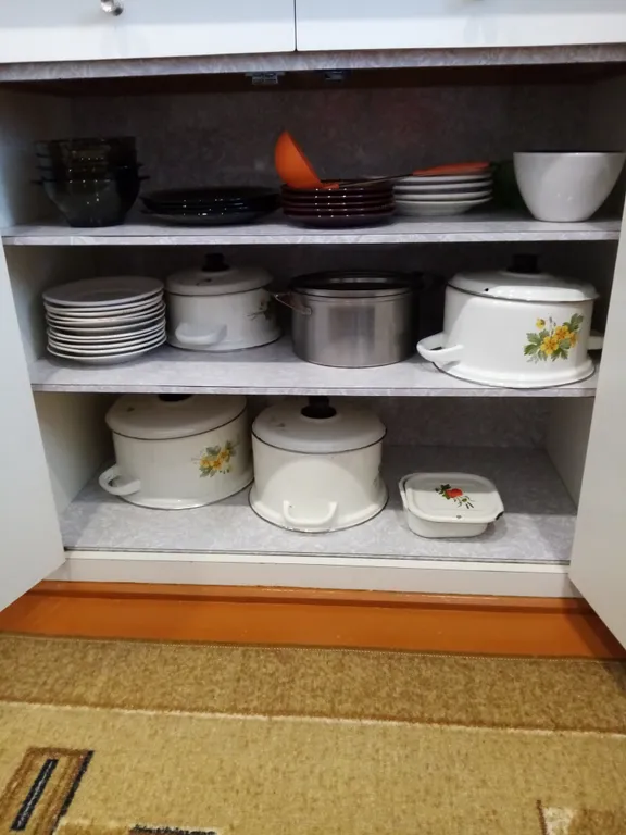 Уютная квартира в Юго-западном районе с видом на Спасо-Яковлев монастырь