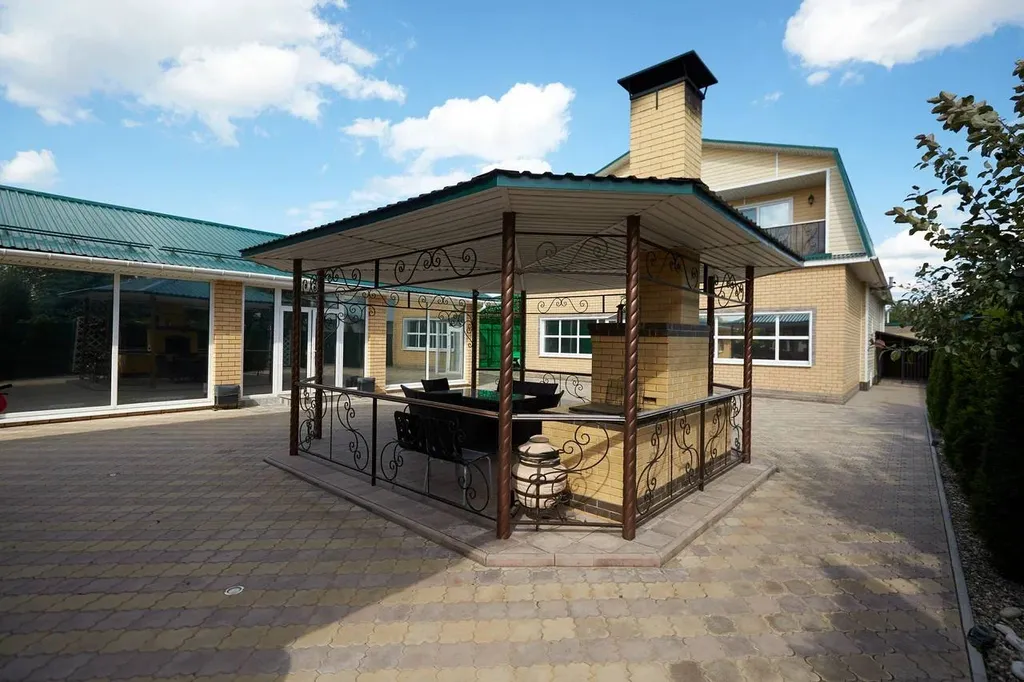 Дом на участке 10 соток