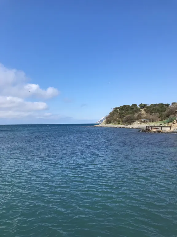 Уютная студия с террасой с видом на горы