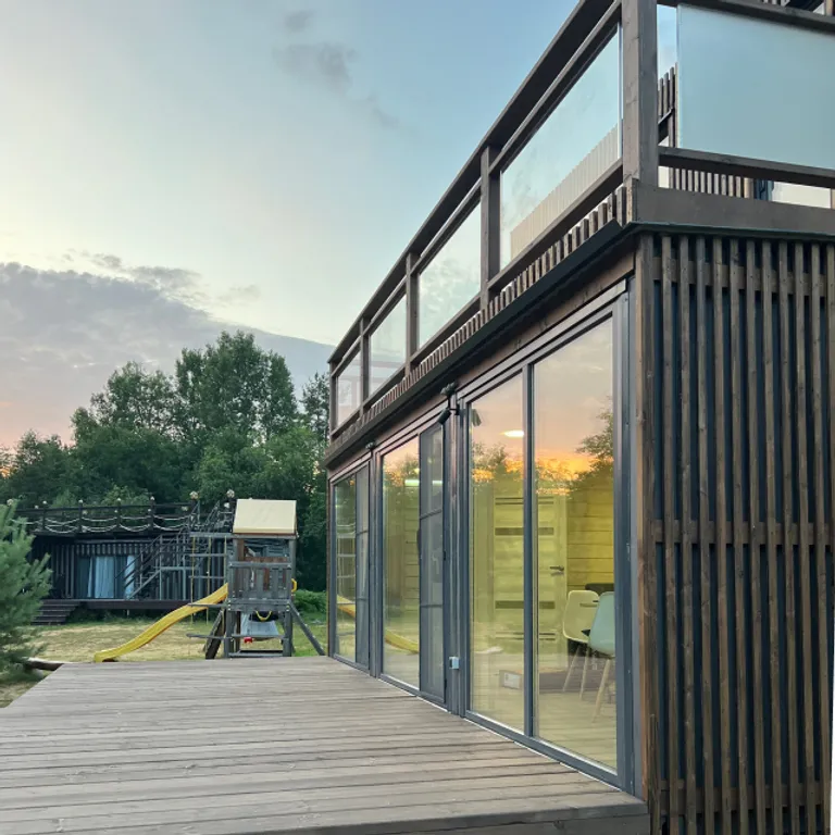 Коттедж Модульный коттедж на самом берегу реки — Ручьи