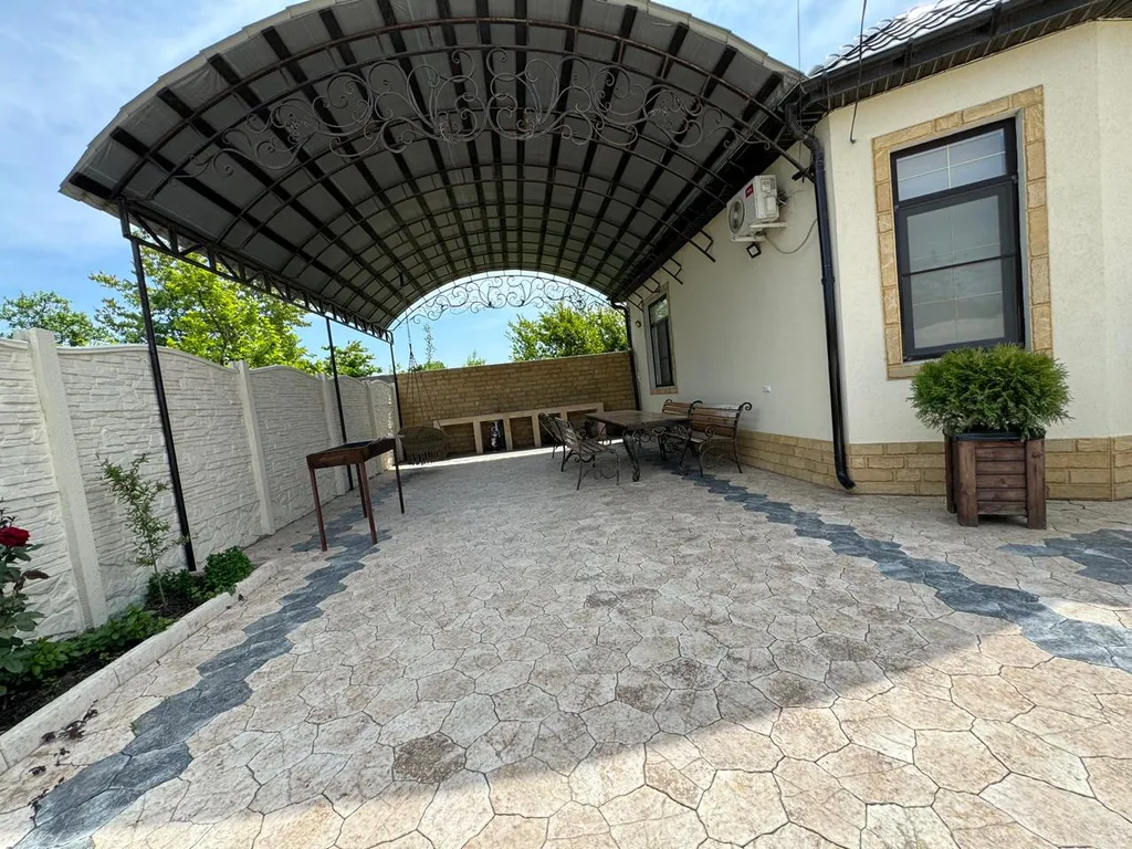 Новая дача, рядом с морем