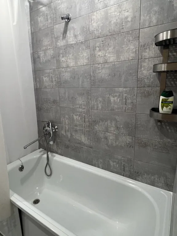 Уютная студия, расположена в 2 остановках от центара города