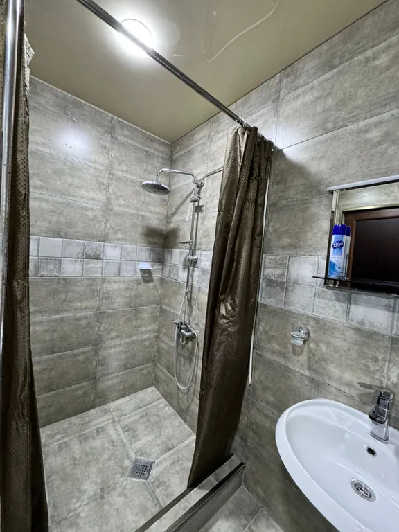 Трёхкомнатная квартира в Саакадзе тауерс