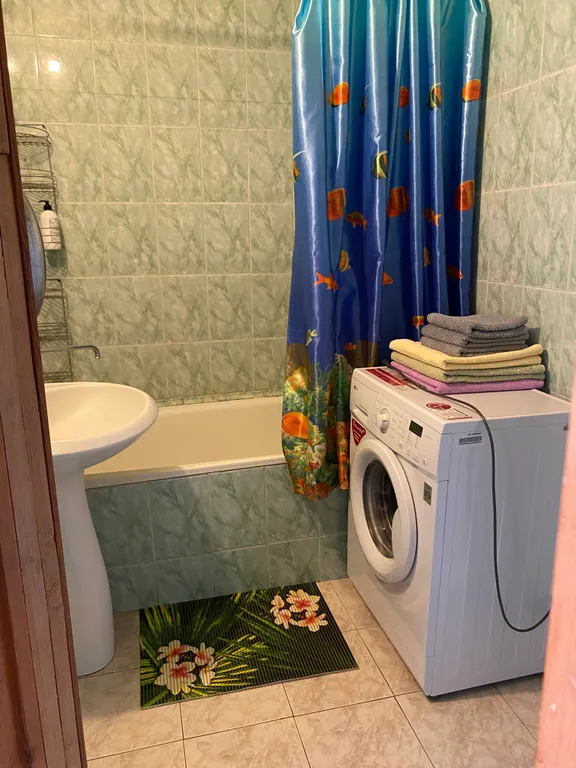 Просторная 2-комнатная квартира в районе Парка Победы (ул. Стаханова)