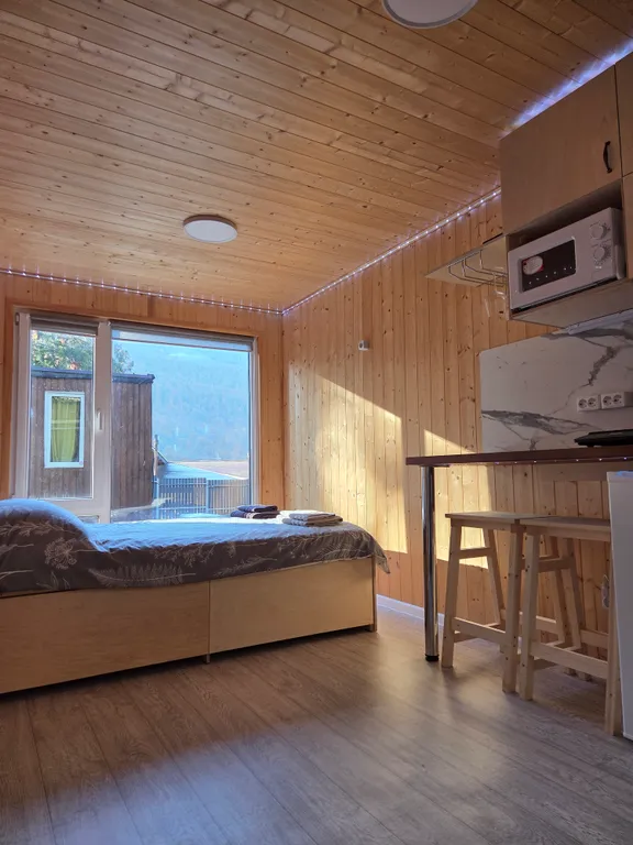 Коттедж Тёплый домик в лесу с видом на горы — аренда посуточно в Красная Поляна