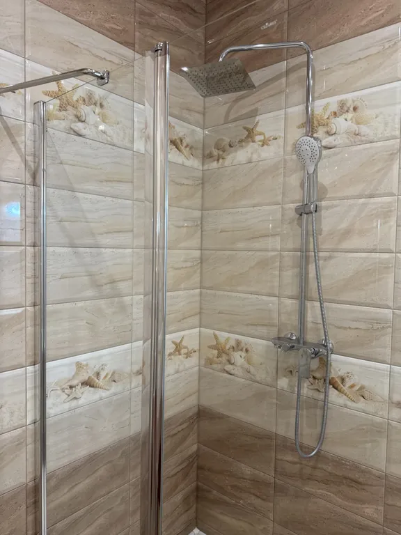 Первая береговая с видом на море и террасой – Толстый мыс