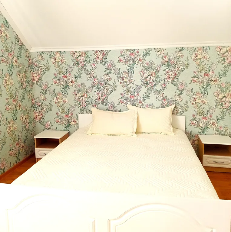 Дом у моря с панорамным видом на горы и море