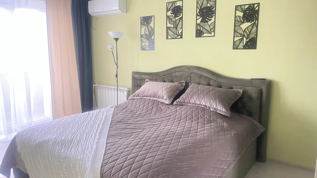 Просторная квартира-студия в центре города