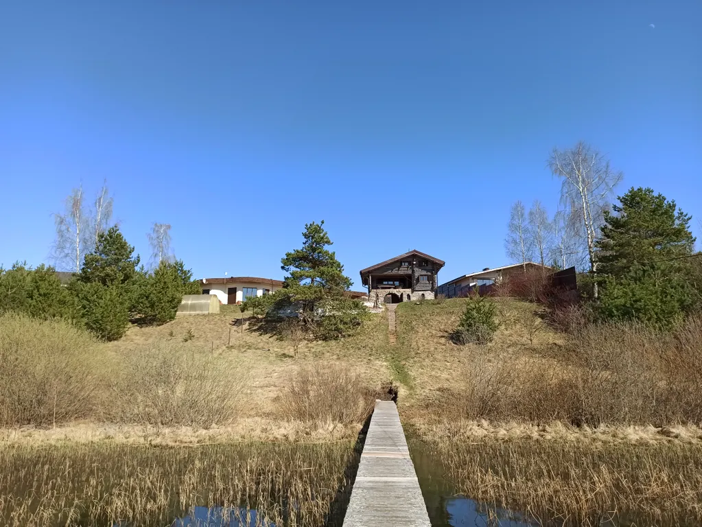 Шале на берегу озера Лесицкое