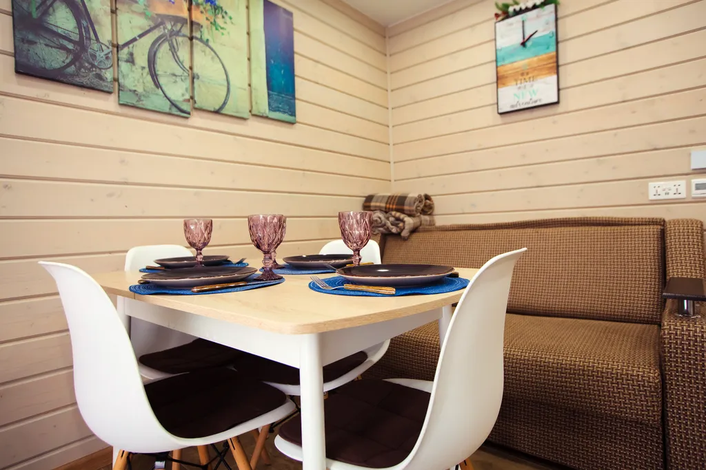 Уютный коттедж в деревенском стиле на берегу озера