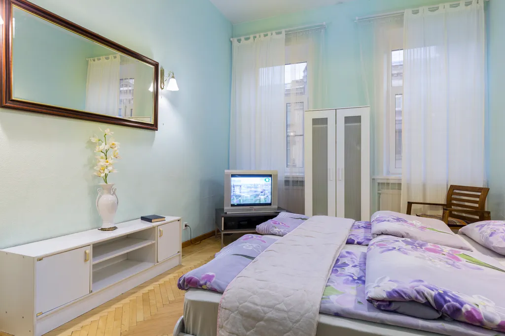 Ryss' 3BR Apt on Nevsky